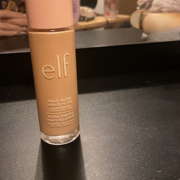 ELF Halo Glow Liquid Filter - Warm Beige you can put it under your foundation - Picture 1 of 1